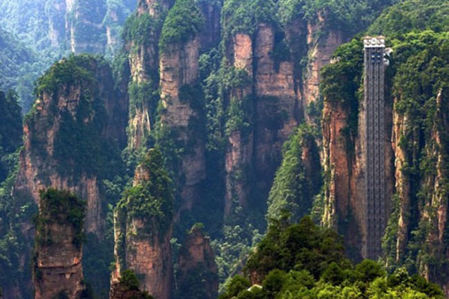 Ascensor_de_los_100_dragones