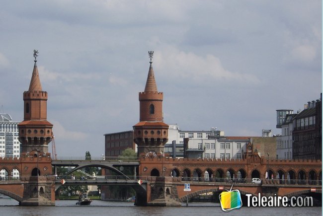 Puente-Oberbaumbrucke-Berlin