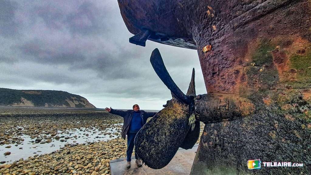 Cabo San Pablo y Alejandro Martínez Notte en la hélice del Desdémona