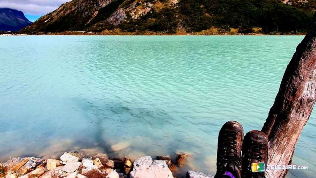 Descansando en la Laguna Esmeralda en Tierra del Fuego